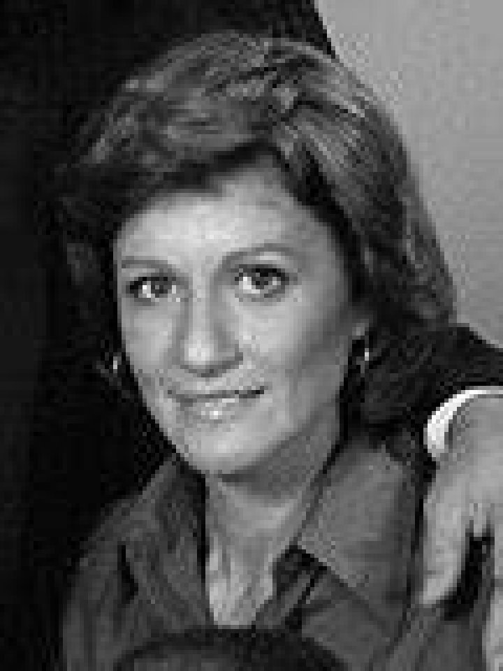 Cynthia Harris (1976)