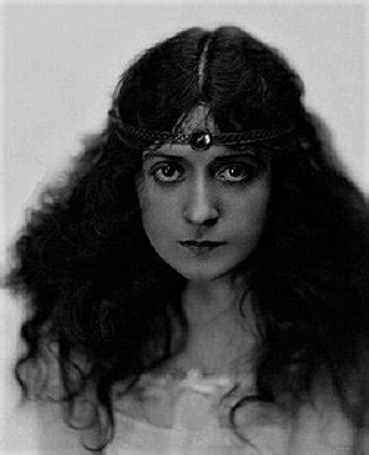 Mary Charleson Net Worth