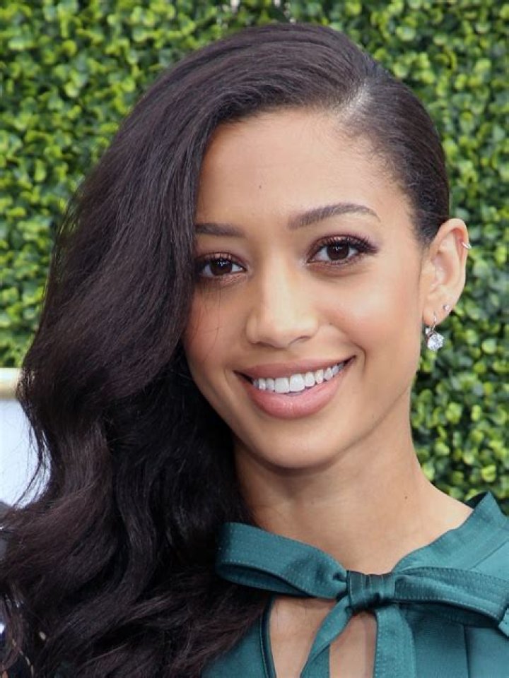 Samantha Logan Actress and Model Samantha Logan Actress