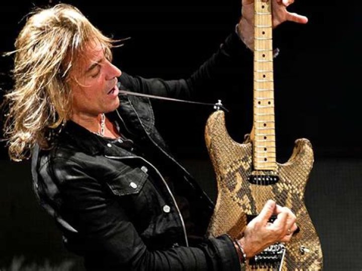 Warren DeMartini Net Worth